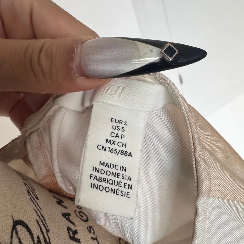 H&M Cream Women's Blouse with flared Sleeves - Picture 3 of 4